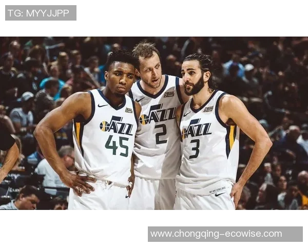 勇士与爵士第三场激战回顾CCTV5精彩赛事全程直播分析